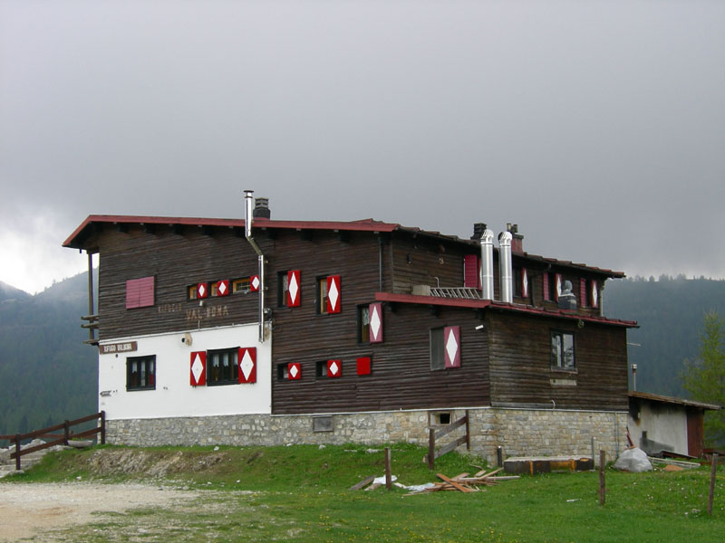 Rifugi e Bivacchi d''Italia.......